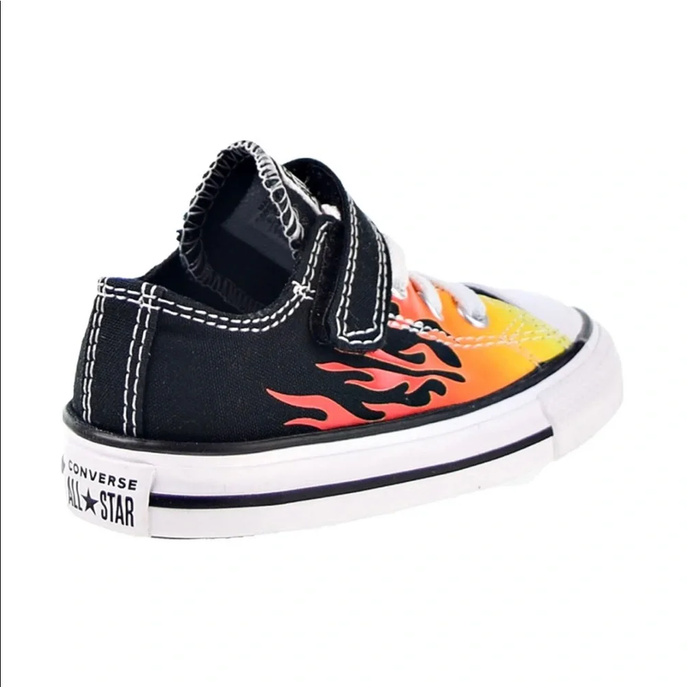 Converse All Star Infant Flames Sneakers Size 5,6 NIB
